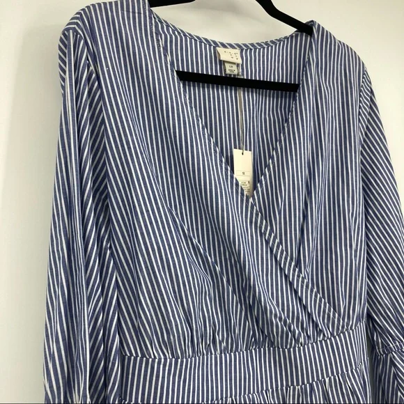 A New Day Pin Stripe Belted Waist Flare Sleeve Wrap Top Dress 1X NEW - Picture 4 of 10